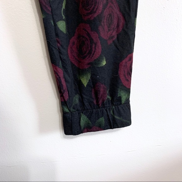 NWOT Will Call Guns N’ Roses Women's Black Floral Joggers - Picture 3 of 6